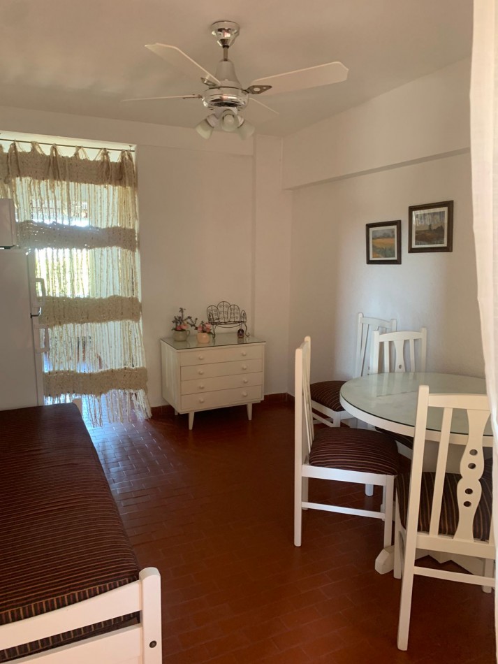 Venta Depto 2 Amb Con Balcon Al Frente Y Cochera Cubierta