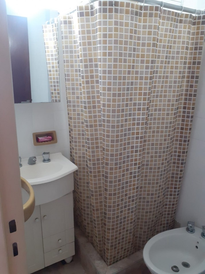 Venta Depto 2 Amb Con Balcon Al Frente Y Cochera Cubierta