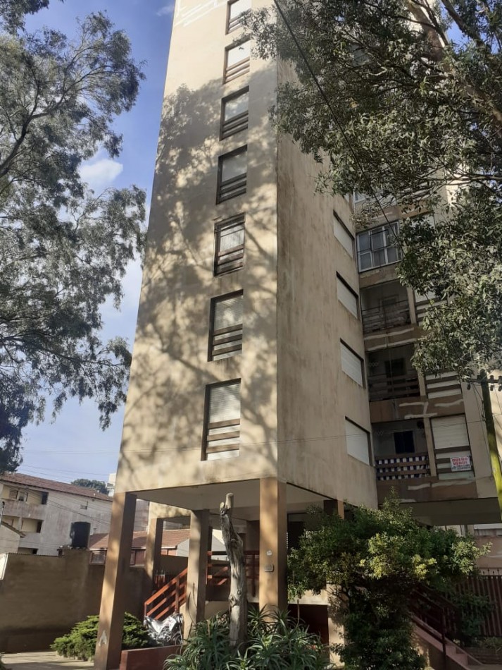 Venta Amplio Depto 3 Amb En Zona Residencial