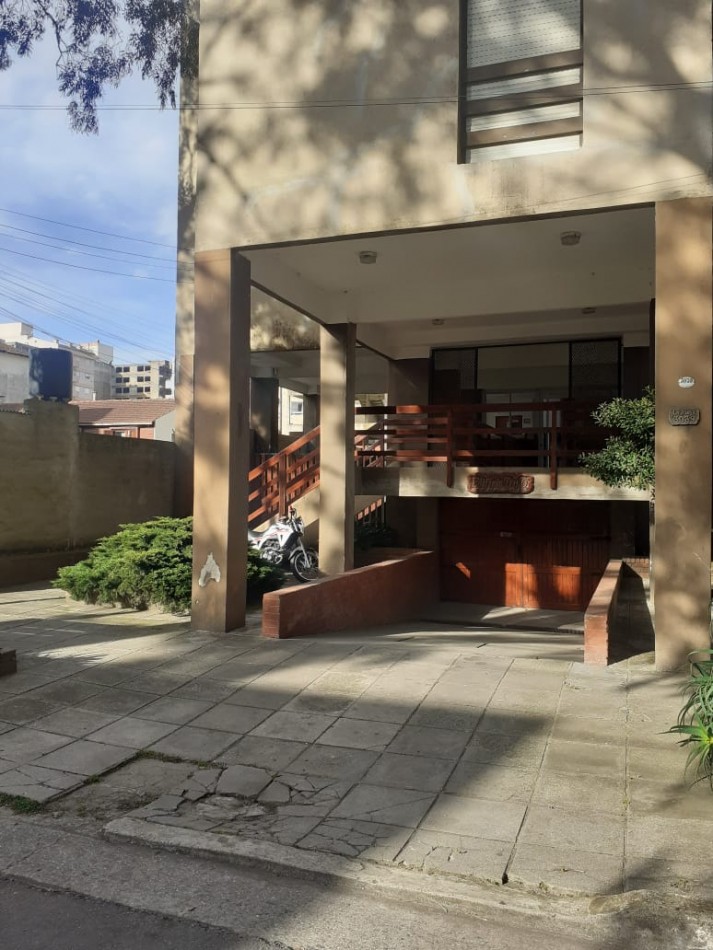 Venta Amplio Depto 3 Amb En Zona Residencial