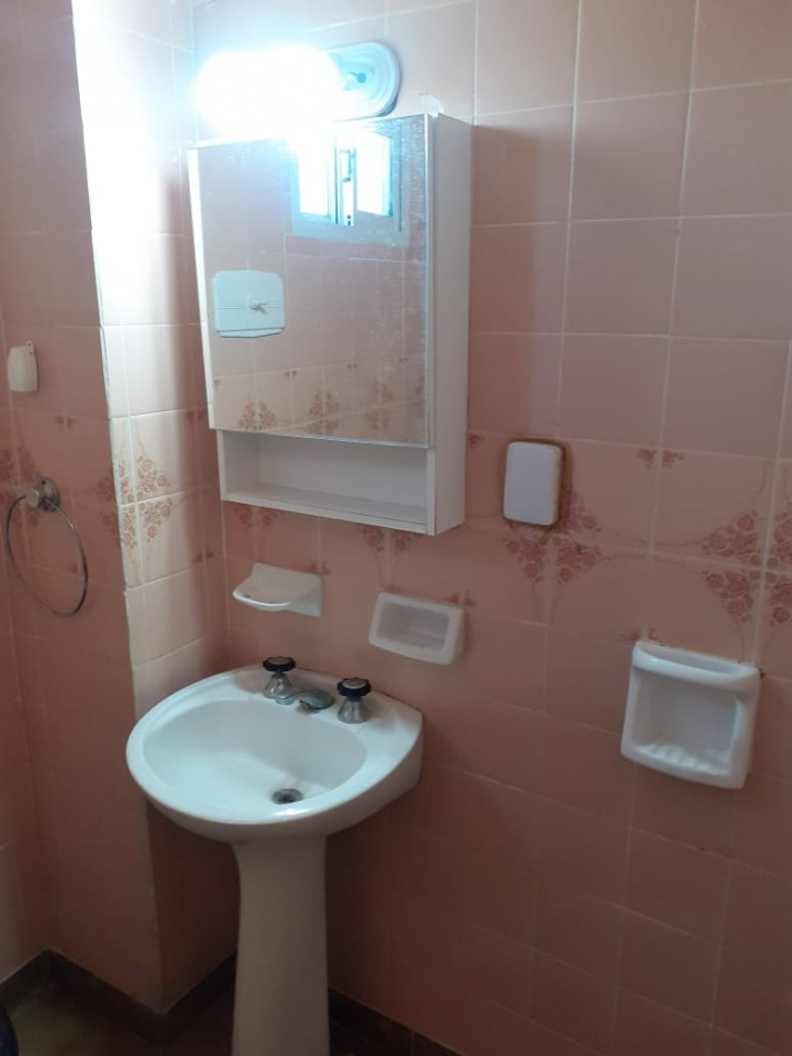 Venta 2 Amb Con Cochera Y Gas Natural