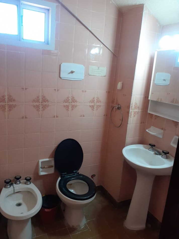 Venta 2 Amb Con Cochera Y Gas Natural