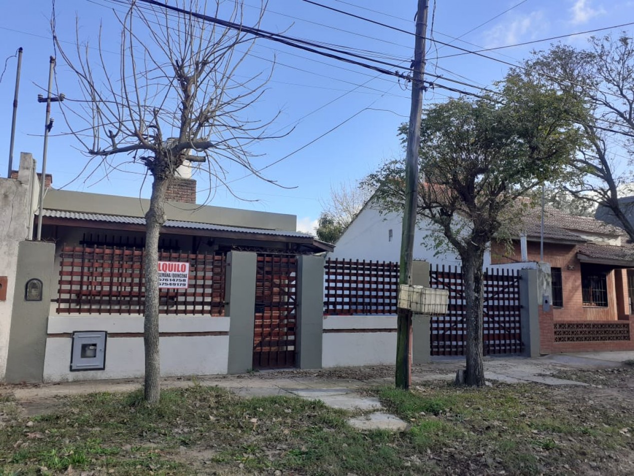 Venta Complejo (4 Unidades) Con Gas Natural Y Espacio Vehicular