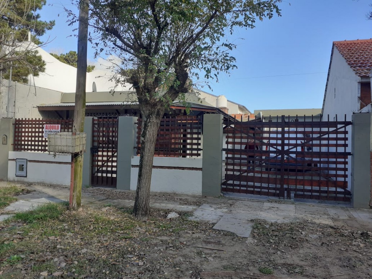 Venta Complejo (4 Unidades) Con Gas Natural Y Espacio Vehicular