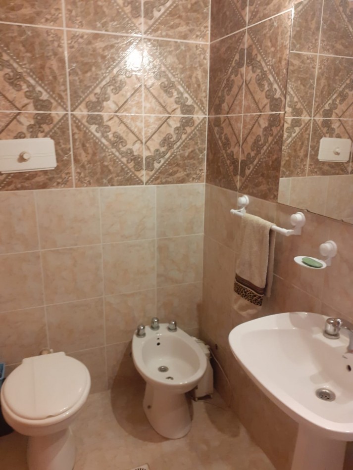 Venta Impecable Duplex Con Patio Y Espacio Vehicular