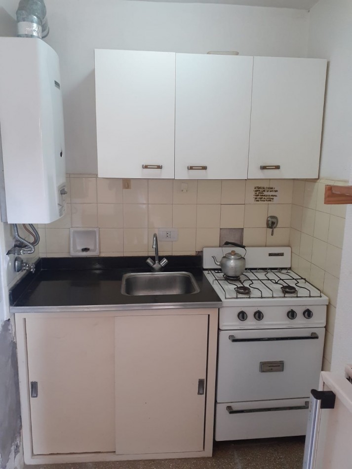 ALQ. TEMP DEPTO 2 AMB EN PLENO CENTRO A 1 CUADRA DEL MAR