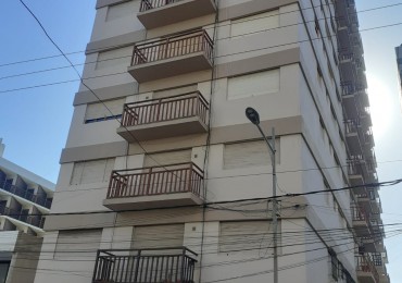 ALQ. TEMP DEPTO 2 AMB EN PLENO CENTRO A 1 CUADRA DEL MAR